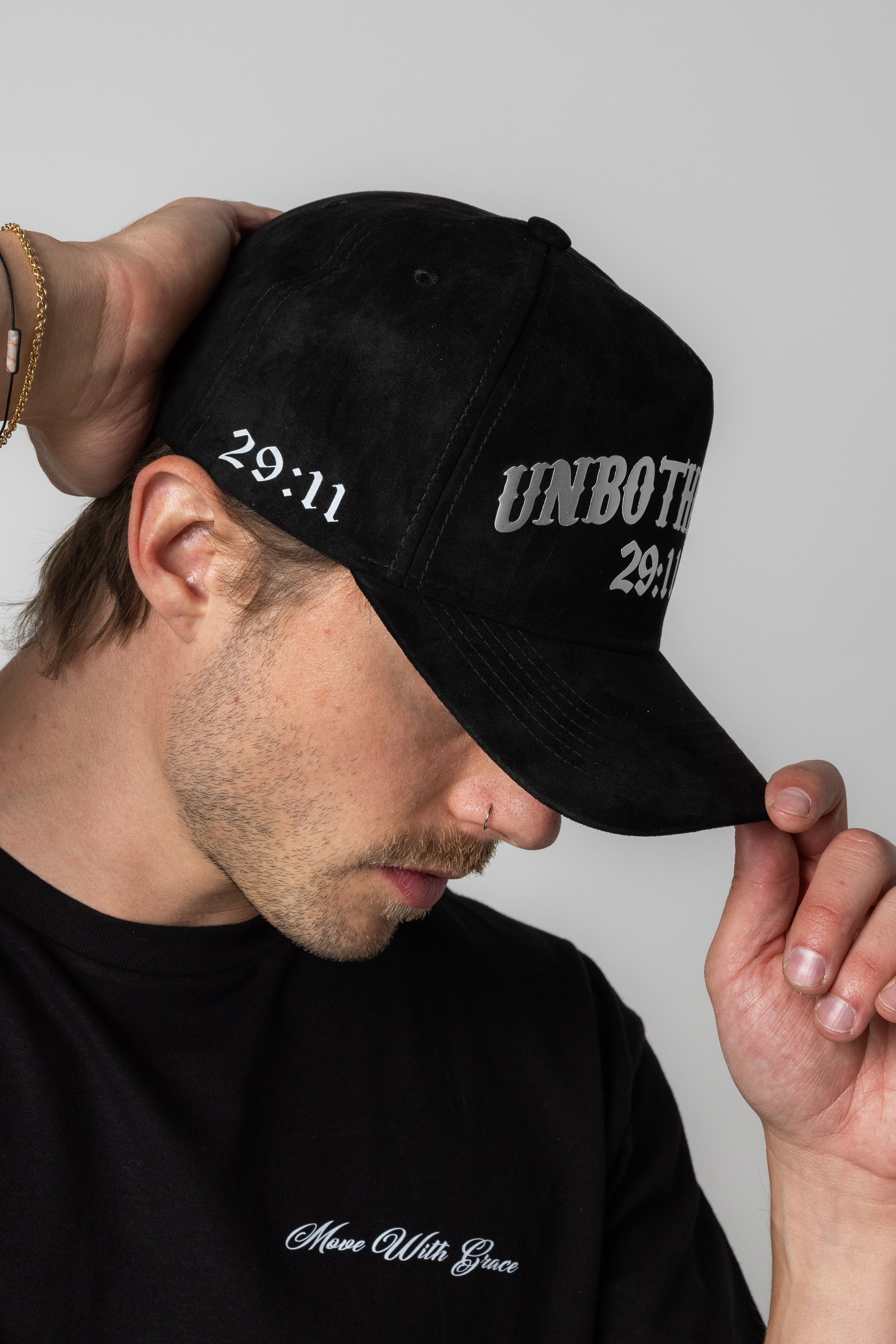 UNBOTHERED SUEDE HAT - BLACK