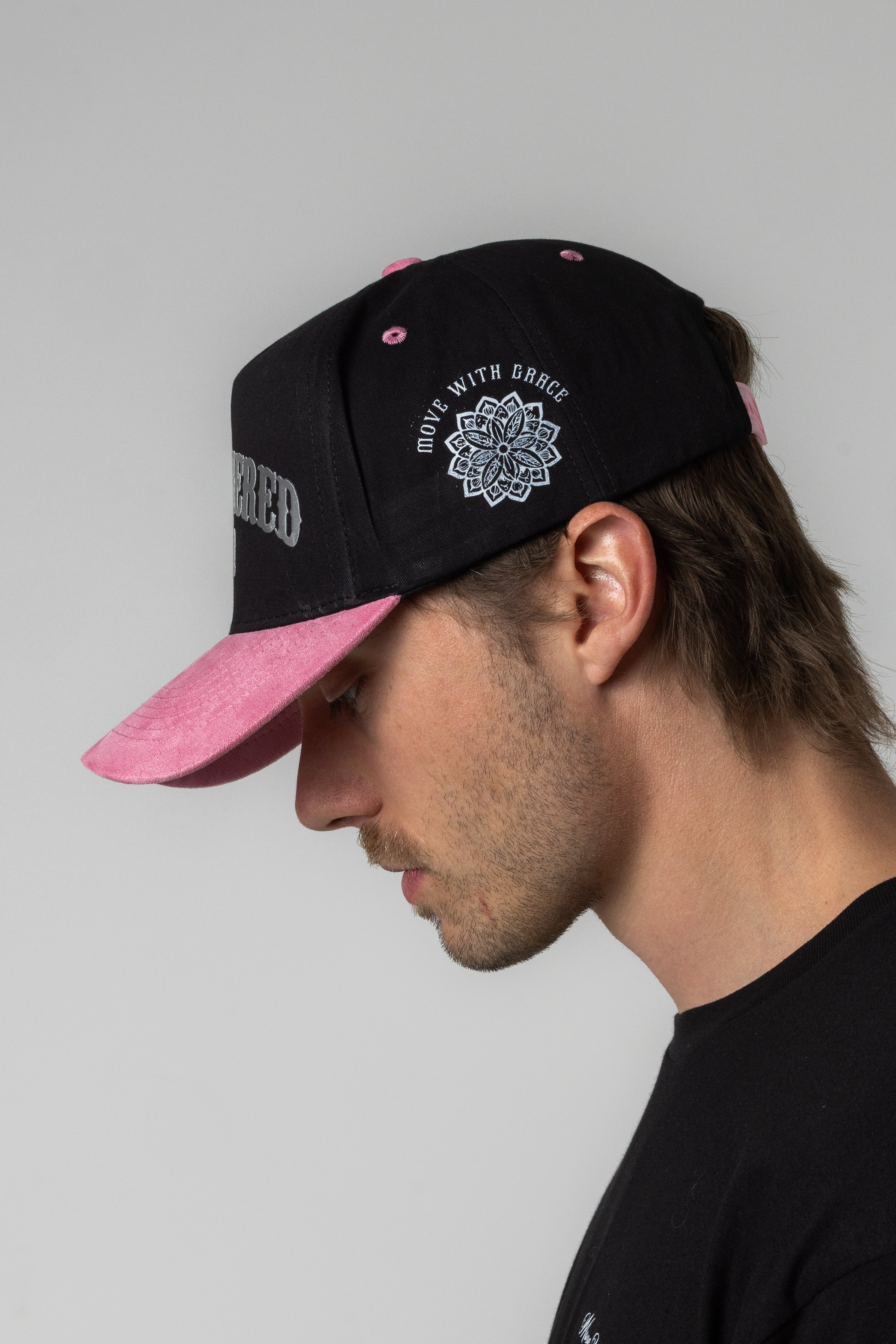 UNBOTHERED SUEDE HAT - BLACK/PINK