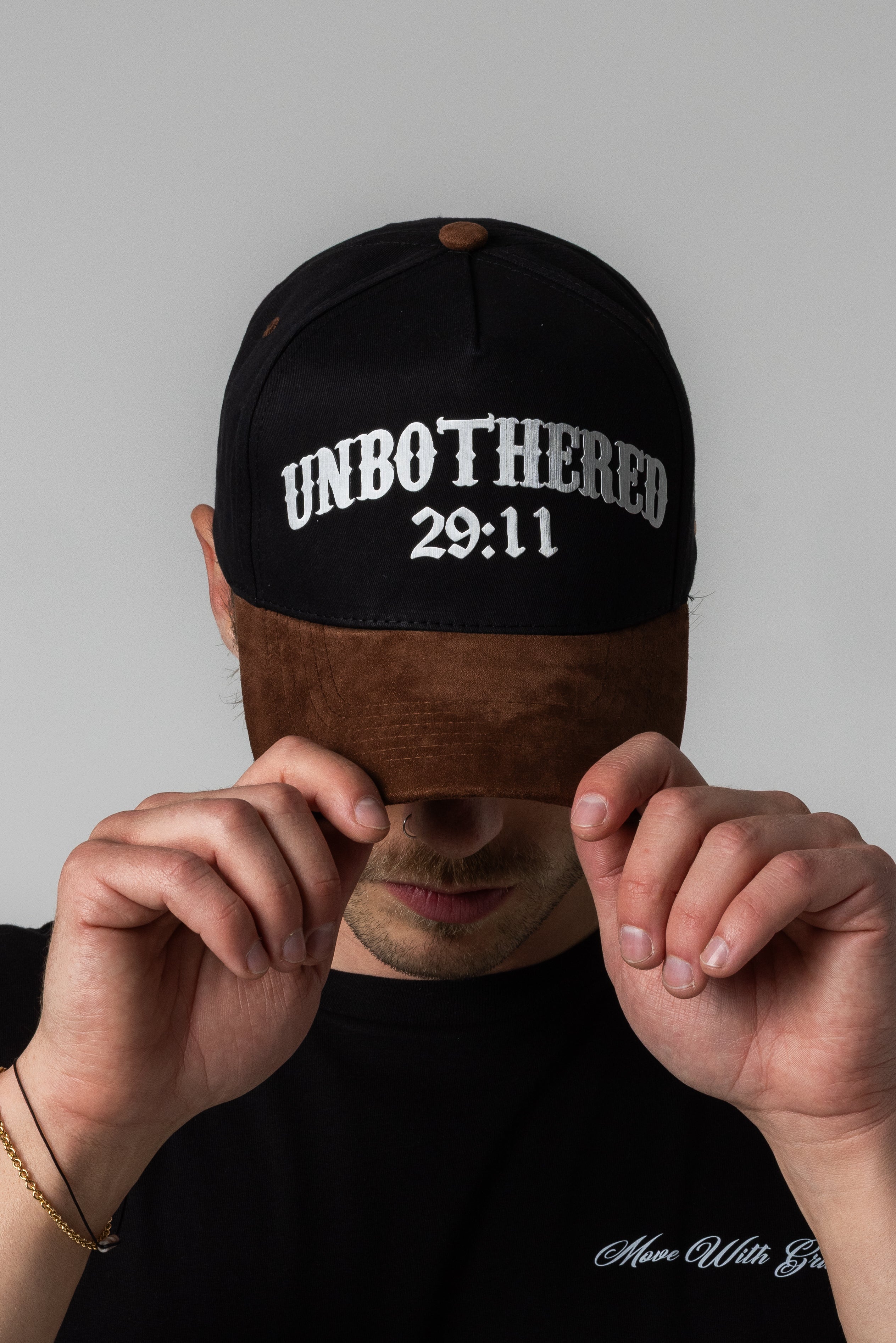 UNBOTHERED SUEDE HAT - BLACK/BROWN