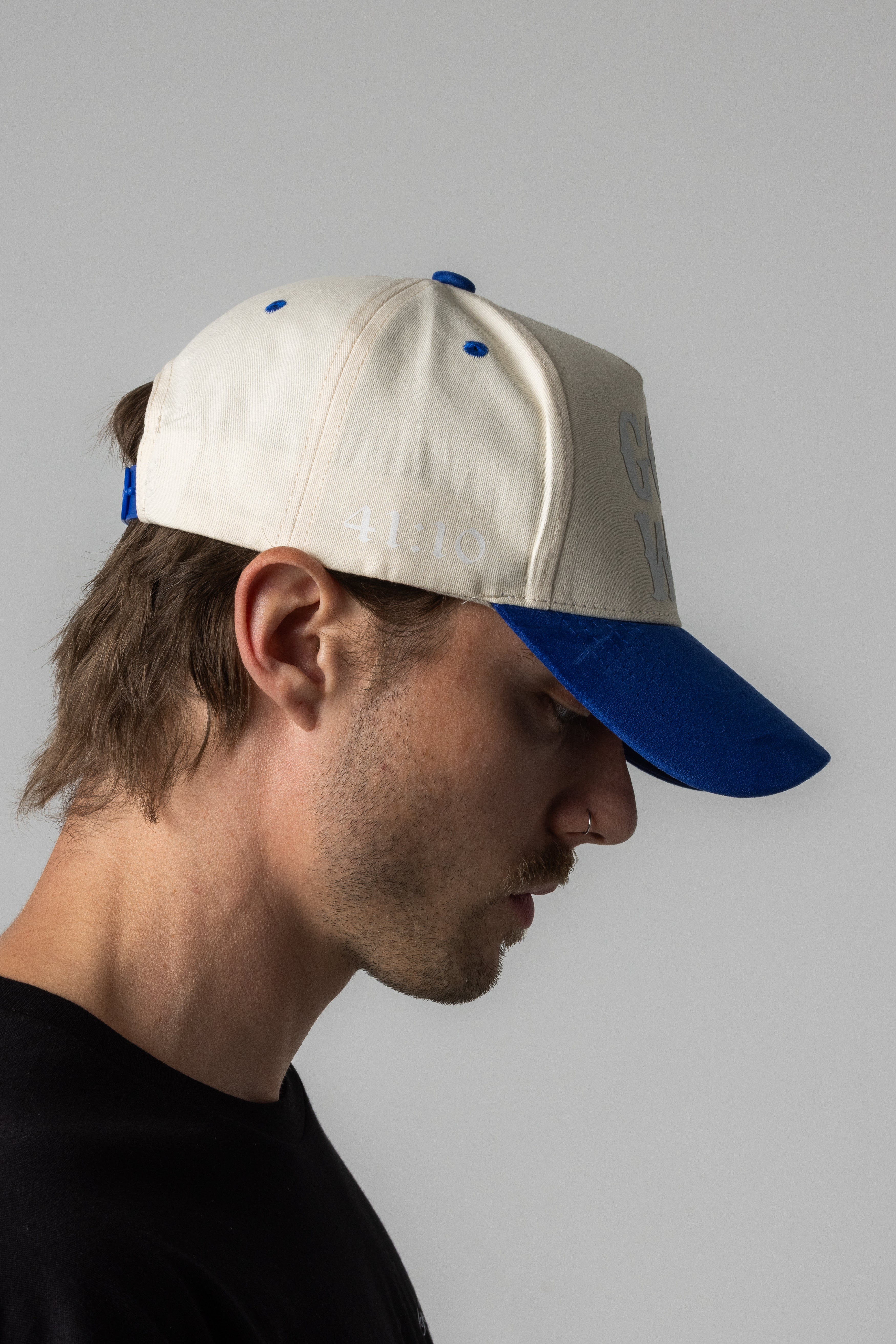 GODS WILL SUEDE HAT - OFF WHITE/ROYAL