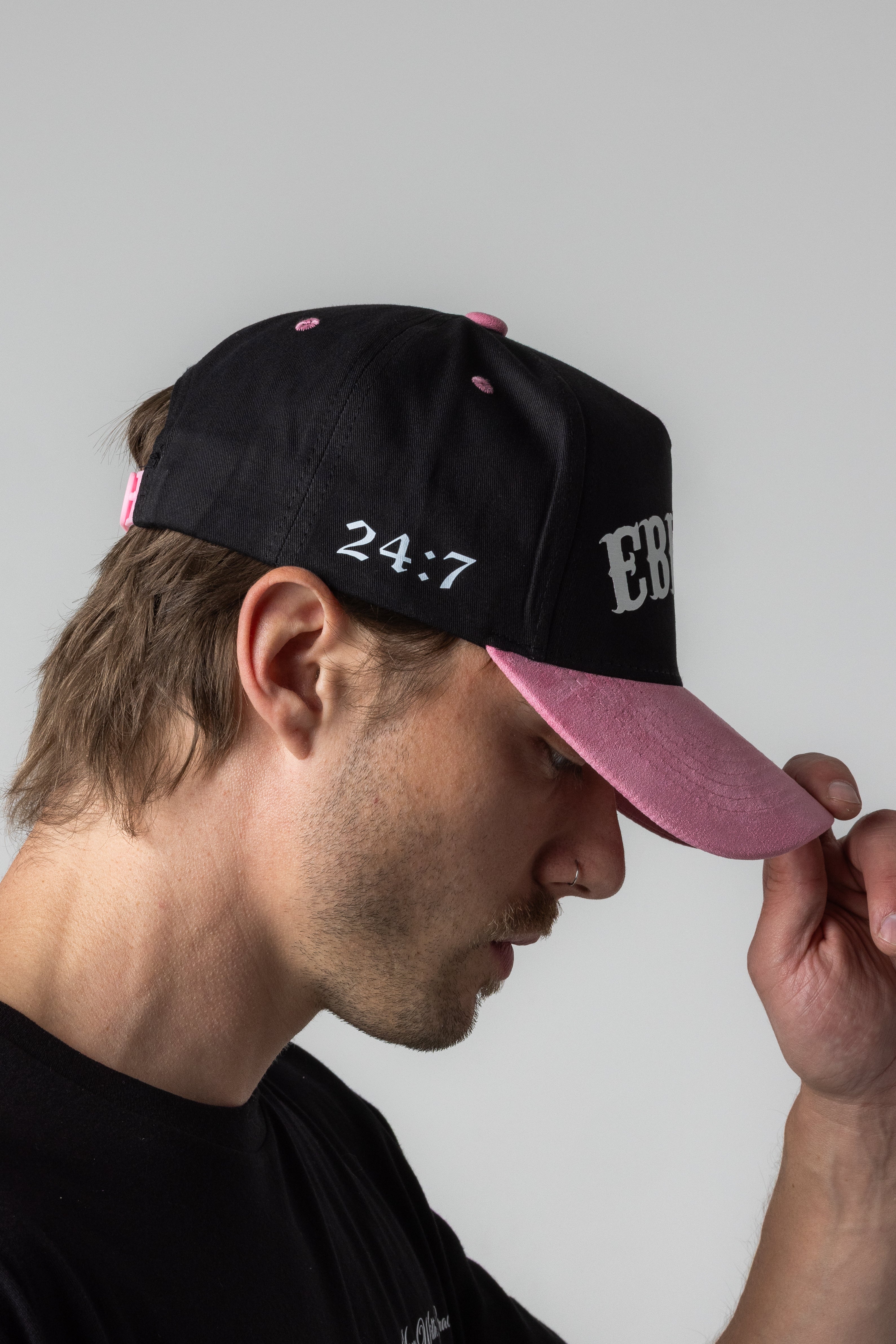 EBIDTA SUEDE HAT - BLACK/PINK