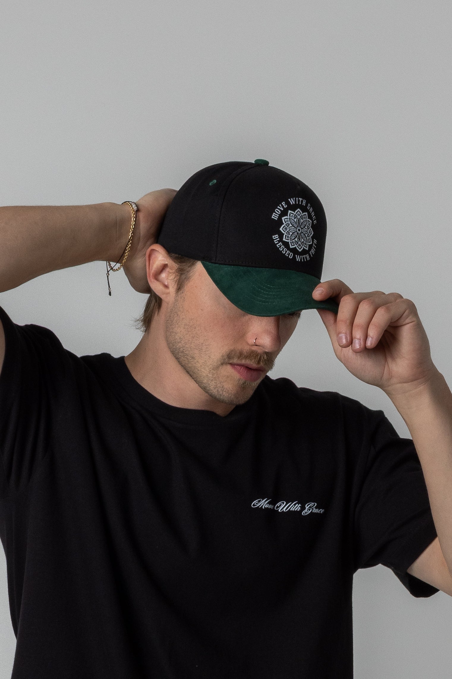 MOVE WITH GRACE SUEDE HAT - BLACK/GREEN